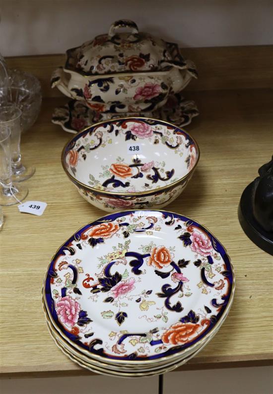 A Masons Mandalay pattern soup tureen, bowl and seven plates